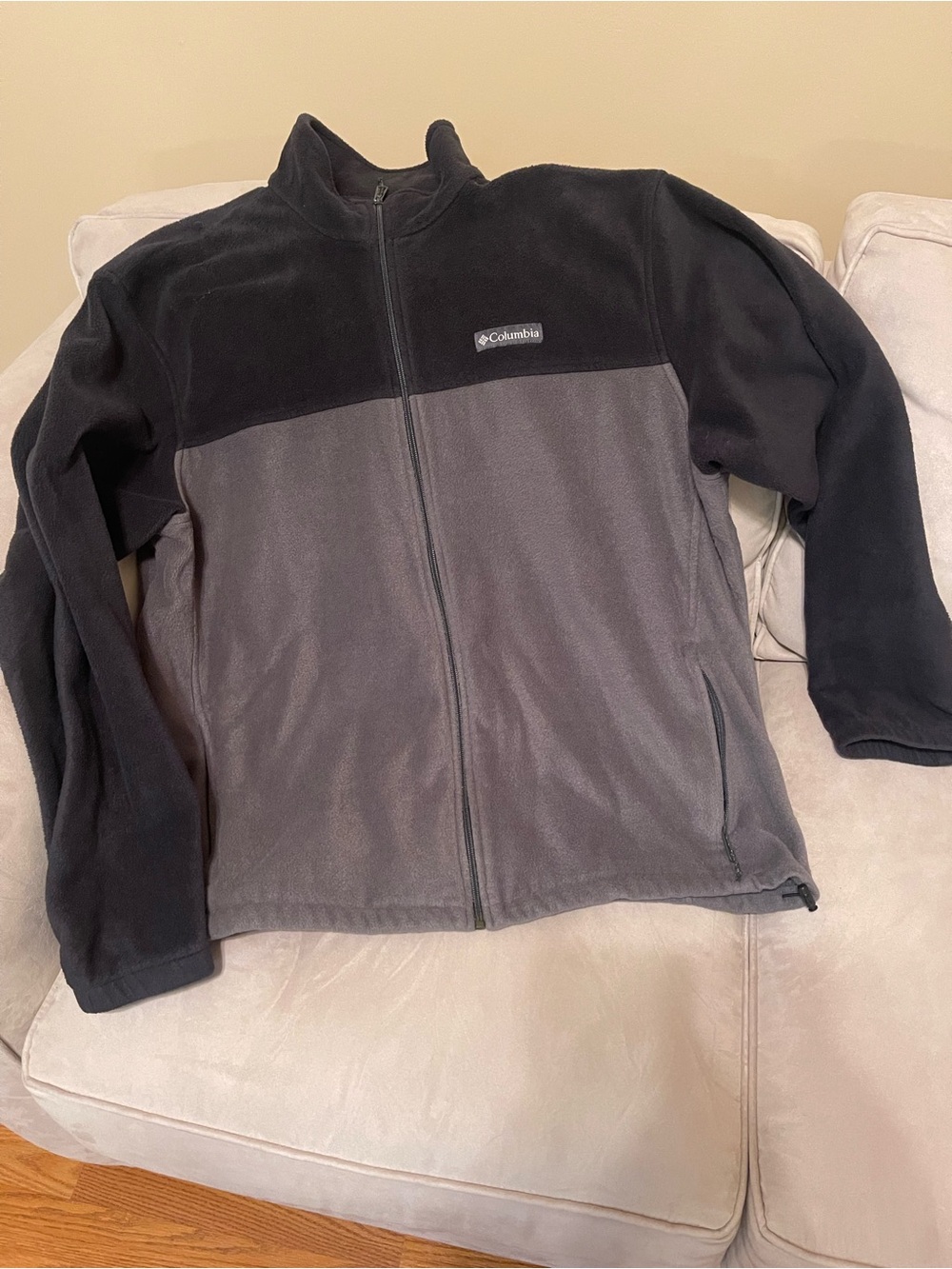 Columbia Two-Tone Black and Gray Full-Zip Fleece Jacket